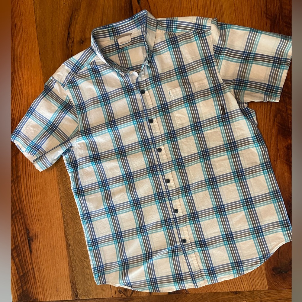Columbia Classic 100% Cotton Blue and White Plaid Short Sleeve Shirt, Size Large